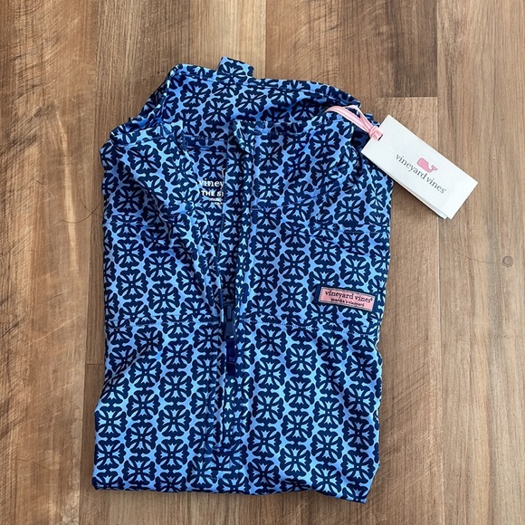NWT Vineyard Vines Quarter zip - Picture 2 of 3